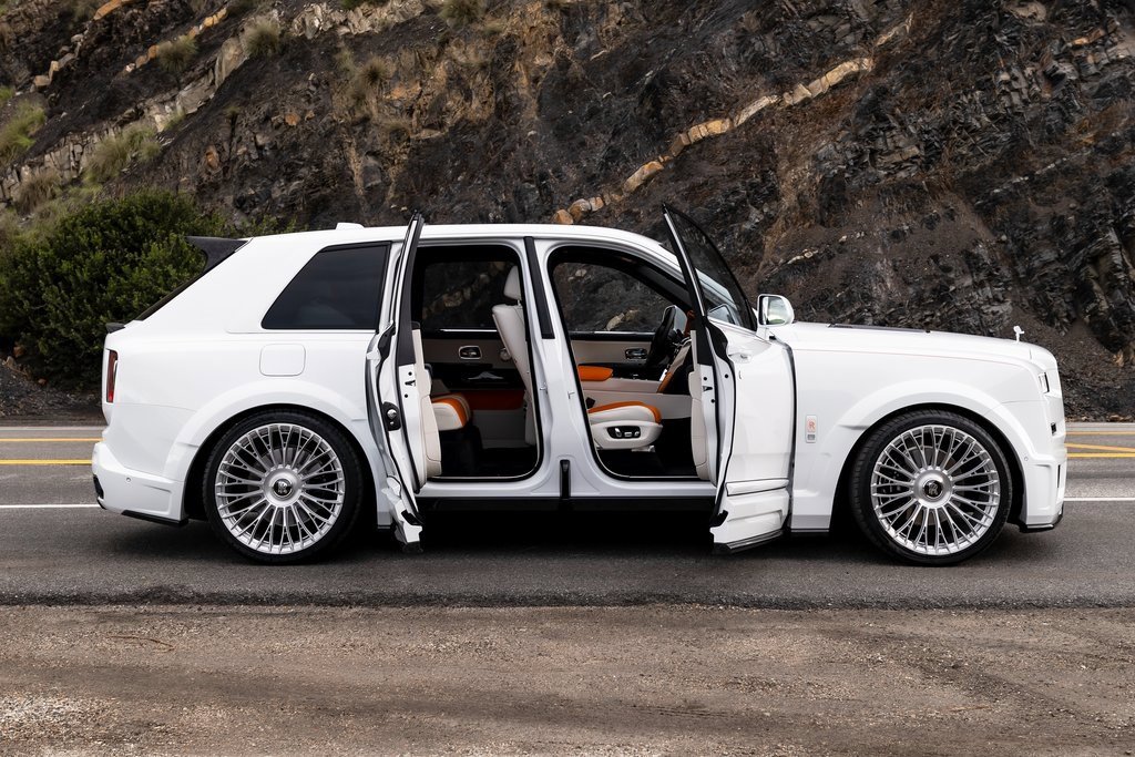 Used 2026 Rolls-Royce Cullinan image 13