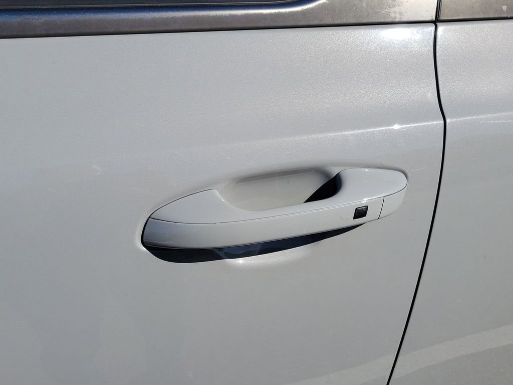 Used 2022 Kia Telluride EX w/ EX Premium Package image 12