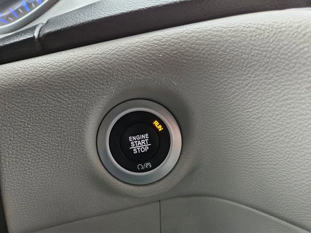 Used 2024 Chrysler Pacifica Touring-L image 28