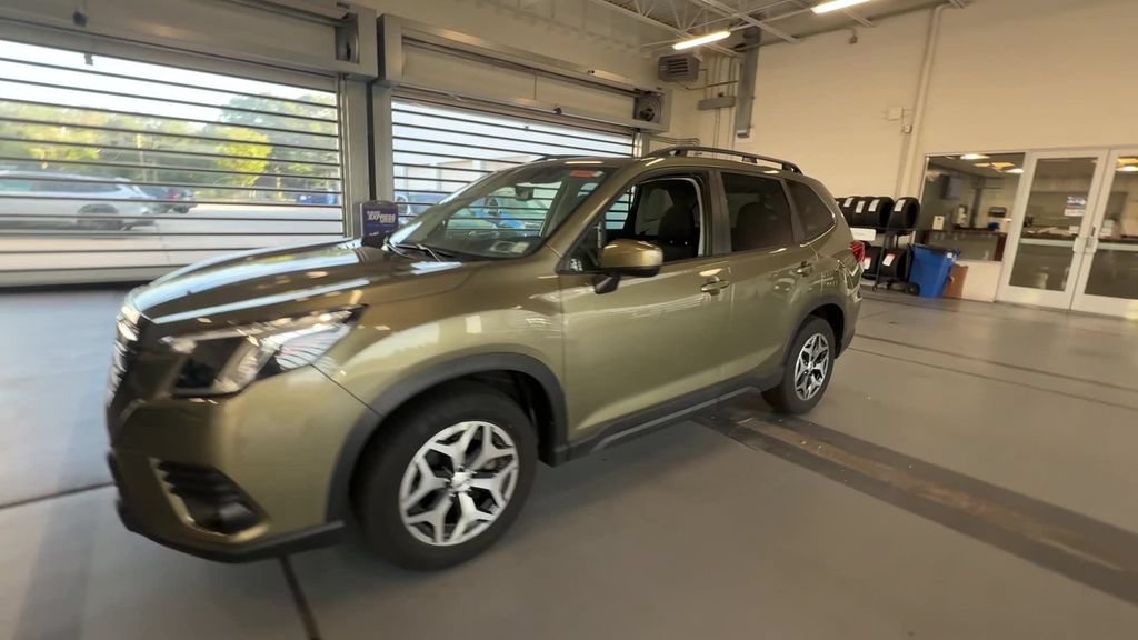 Certified 2024 Subaru Forester Premium AWD/4WD image 8