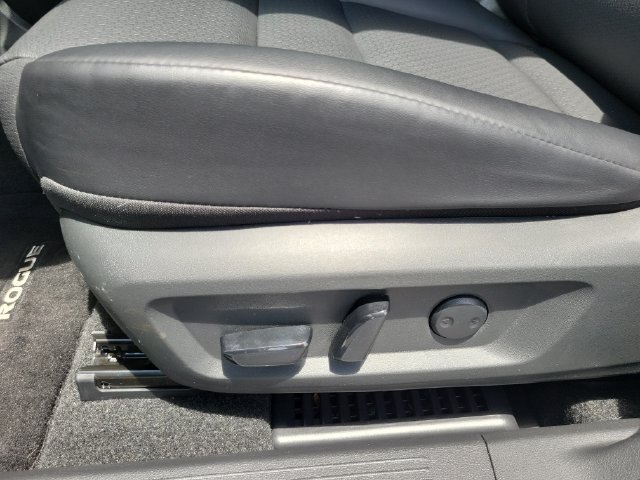 Used 2023 Nissan Rogue SV w/ SV Premium B Package FWD image 19