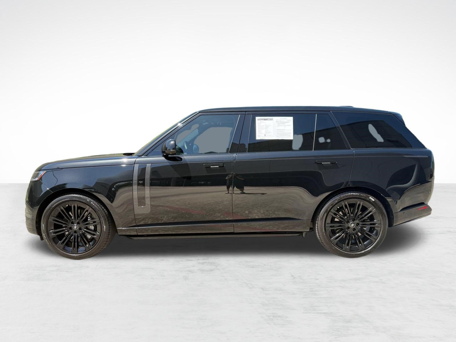 Used 2025 Land Rover Range Rover Long Wheelbase SE AWD/4WD image 2