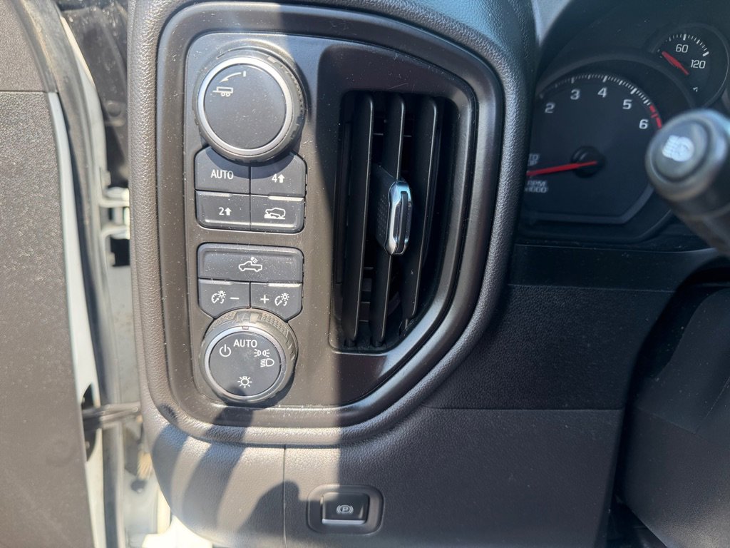 Used 2022 Chevrolet Silverado 1500 W/T w/ Trailering Package AWD/4WD image 27