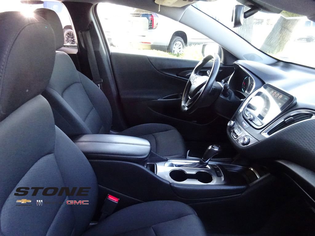 Used 2018 Chevrolet Malibu LT image 16