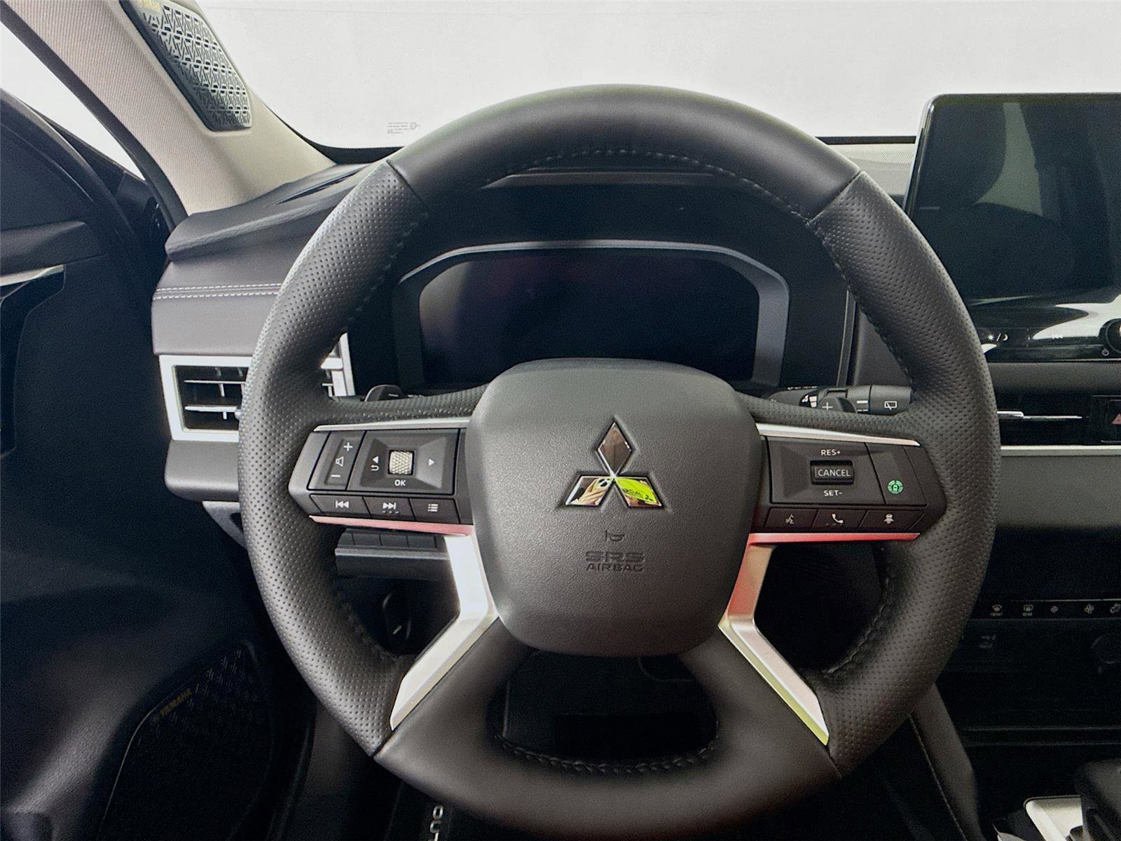 New 2026 Mitsubishi Outlander SE image 11