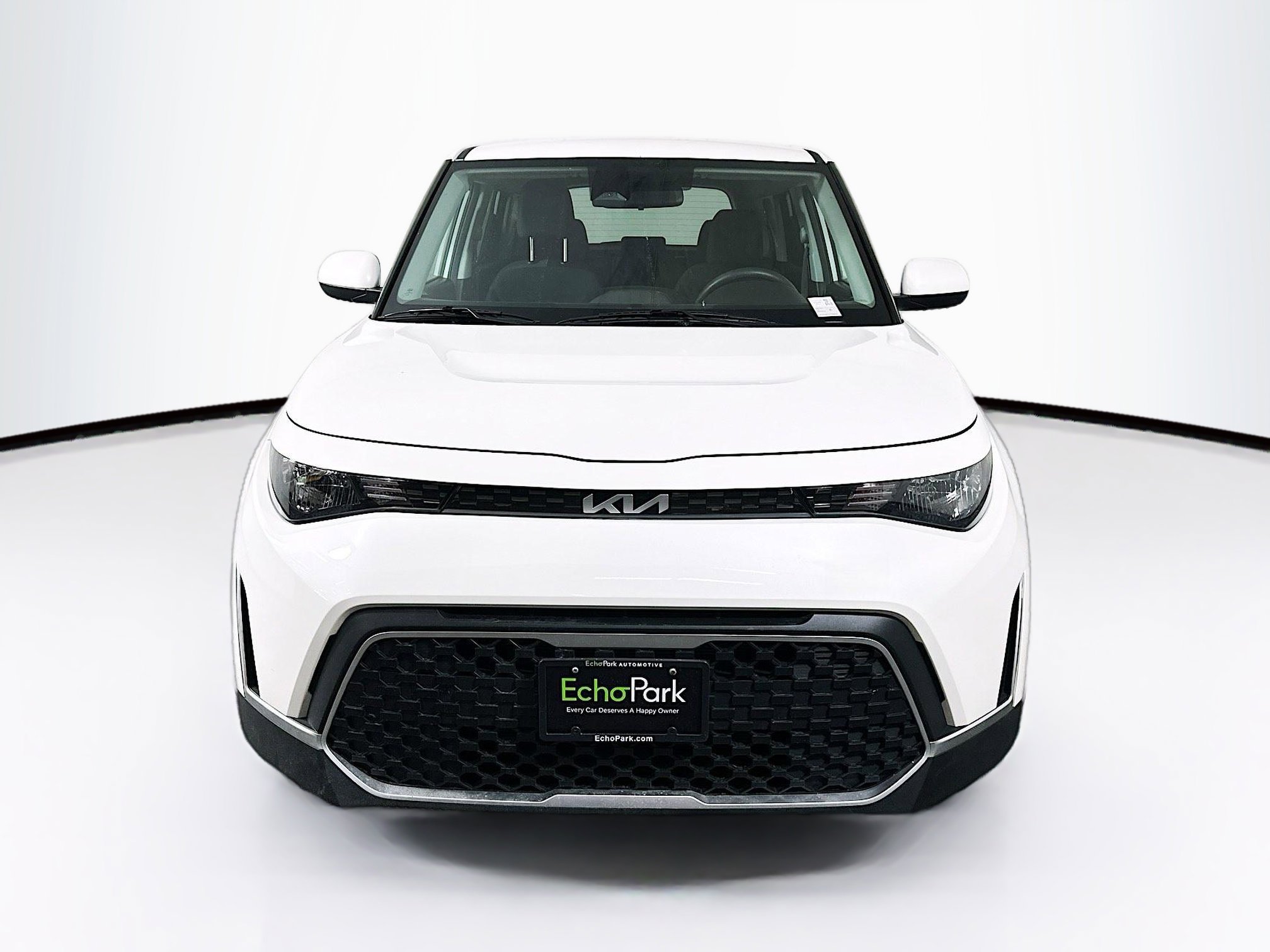 Used 2025 Kia Soul LX w/ LX Technology Package FWD image 2