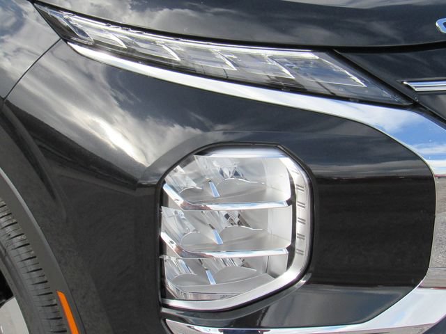 New 2026 Mitsubishi Outlander SE FWD image 10