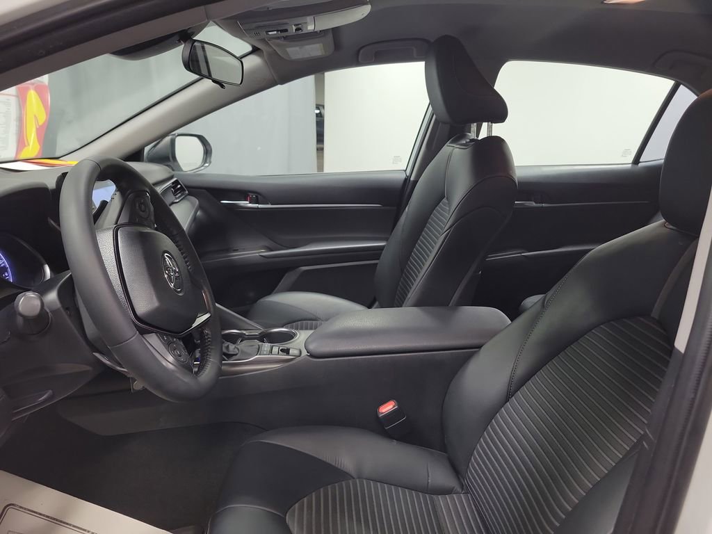 Used 2023 Toyota Camry SE image 12