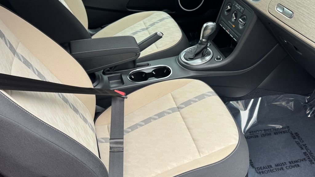 Used 2018 Volkswagen Beetle 2.0T Coast image 25