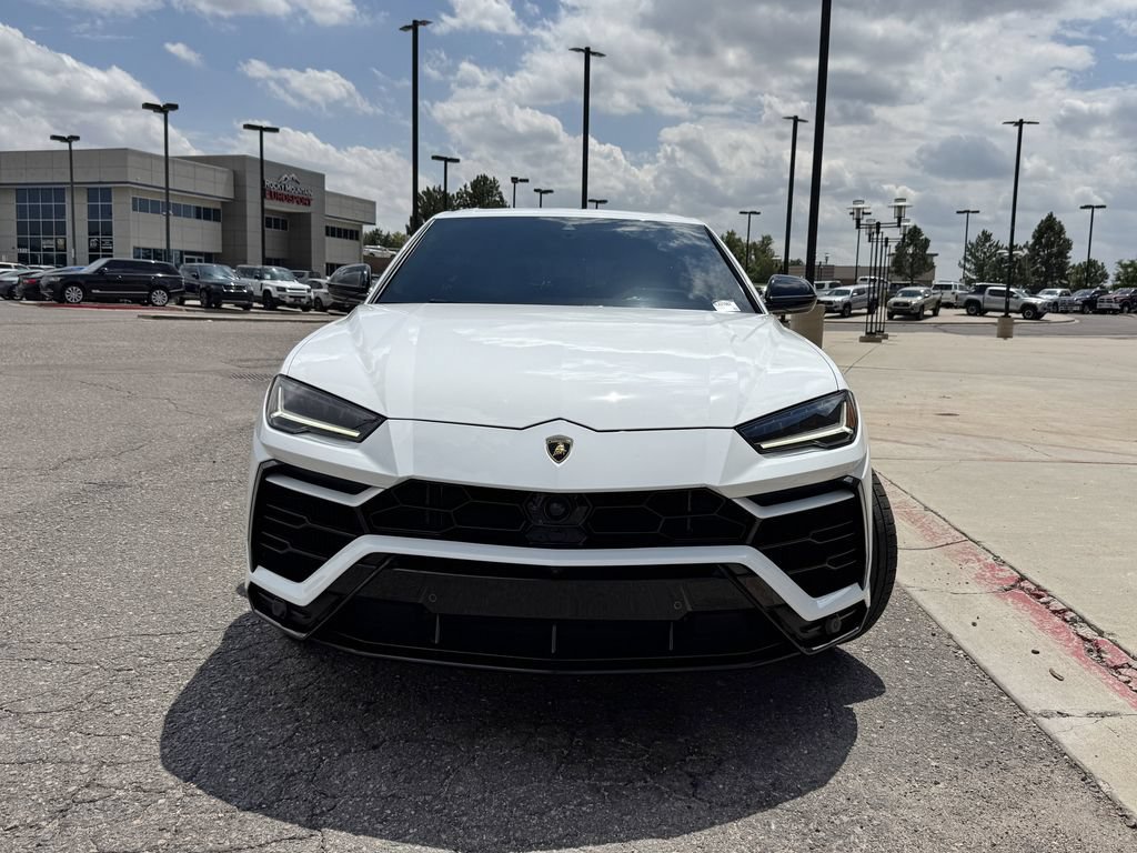 Used 2022 Lamborghini Urus AWD/4WD image 3