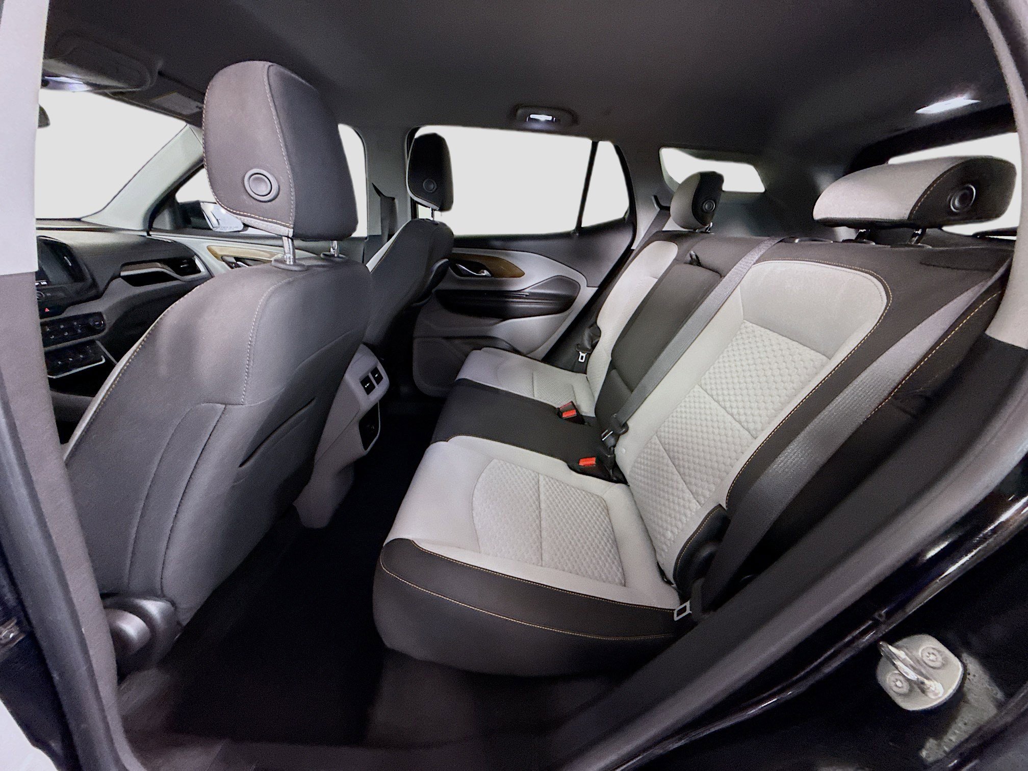 Used 2018 GMC Terrain SLE image 25