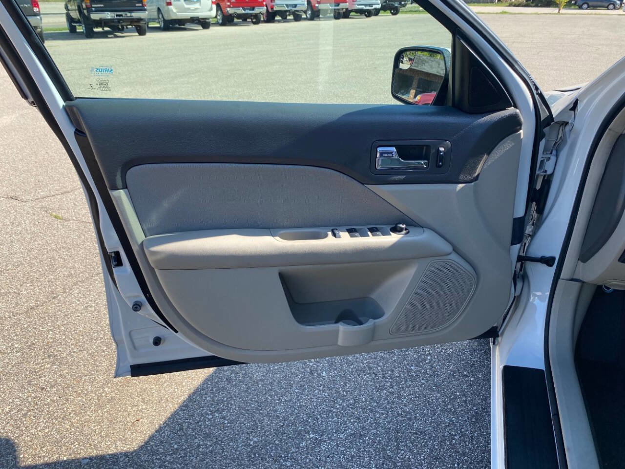 Used 2012 Ford Fusion SE image 9