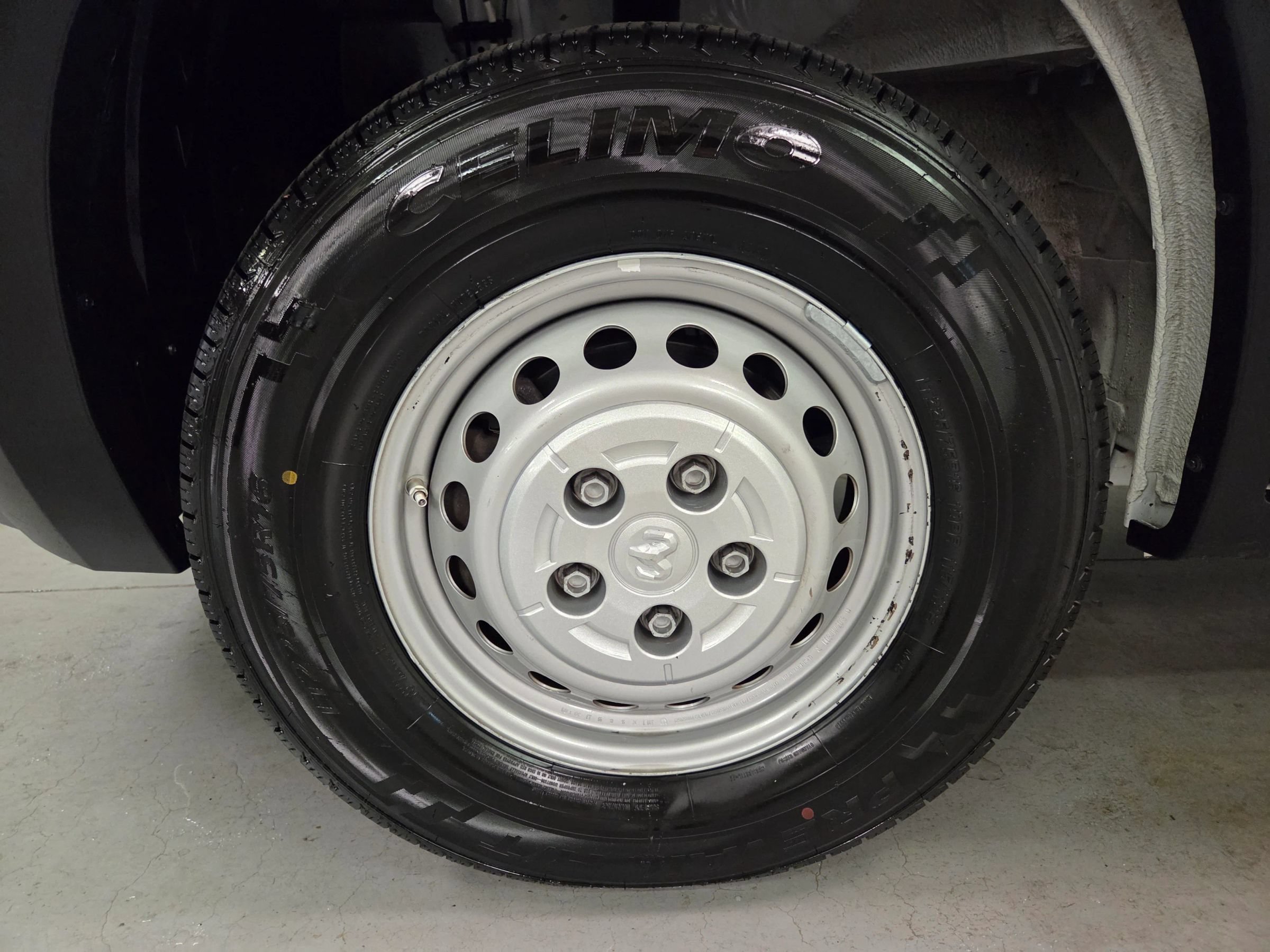 Used 2025 RAM ProMaster 2500 w/ Convenience Group FWD image 13