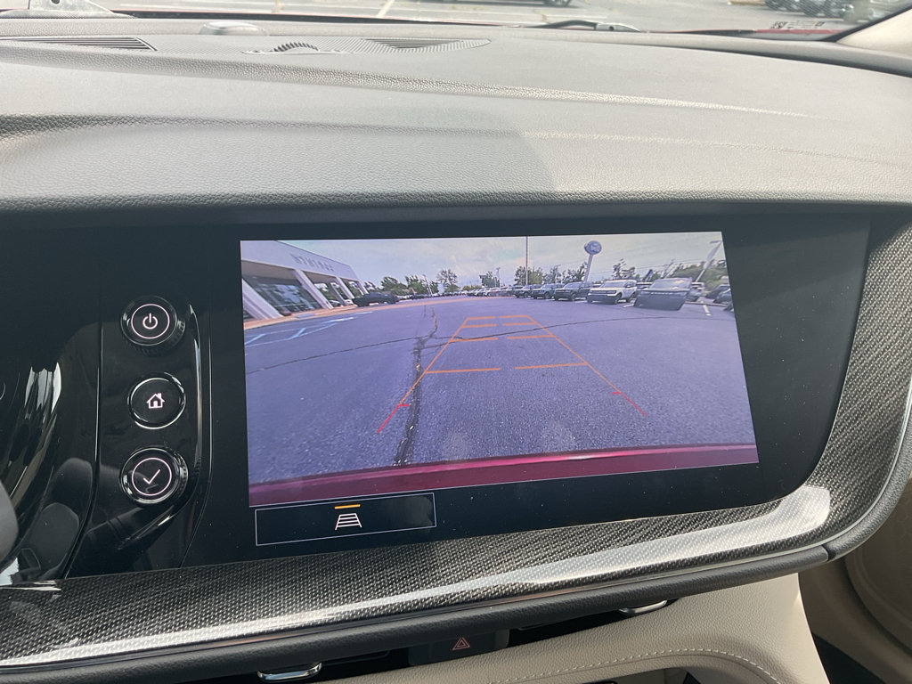 Used 2021 Buick Envision Essence FWD image 23