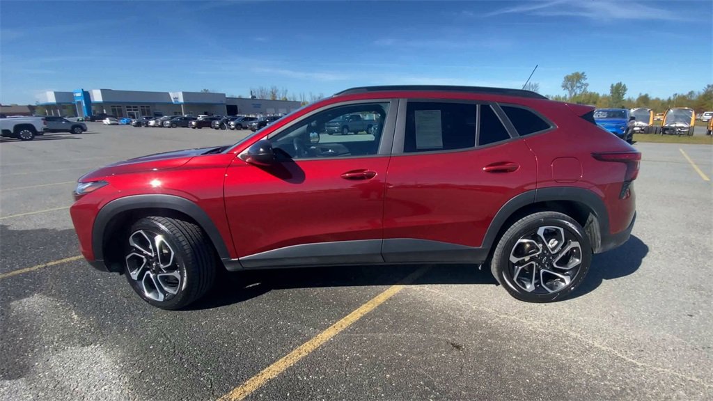 Certified 2024 Chevrolet Trax RS image 5