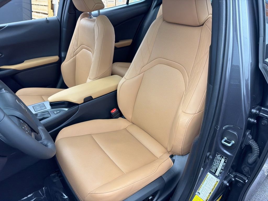 Used 2024 Lexus UX 250h AWD w/ Premium Package image 21