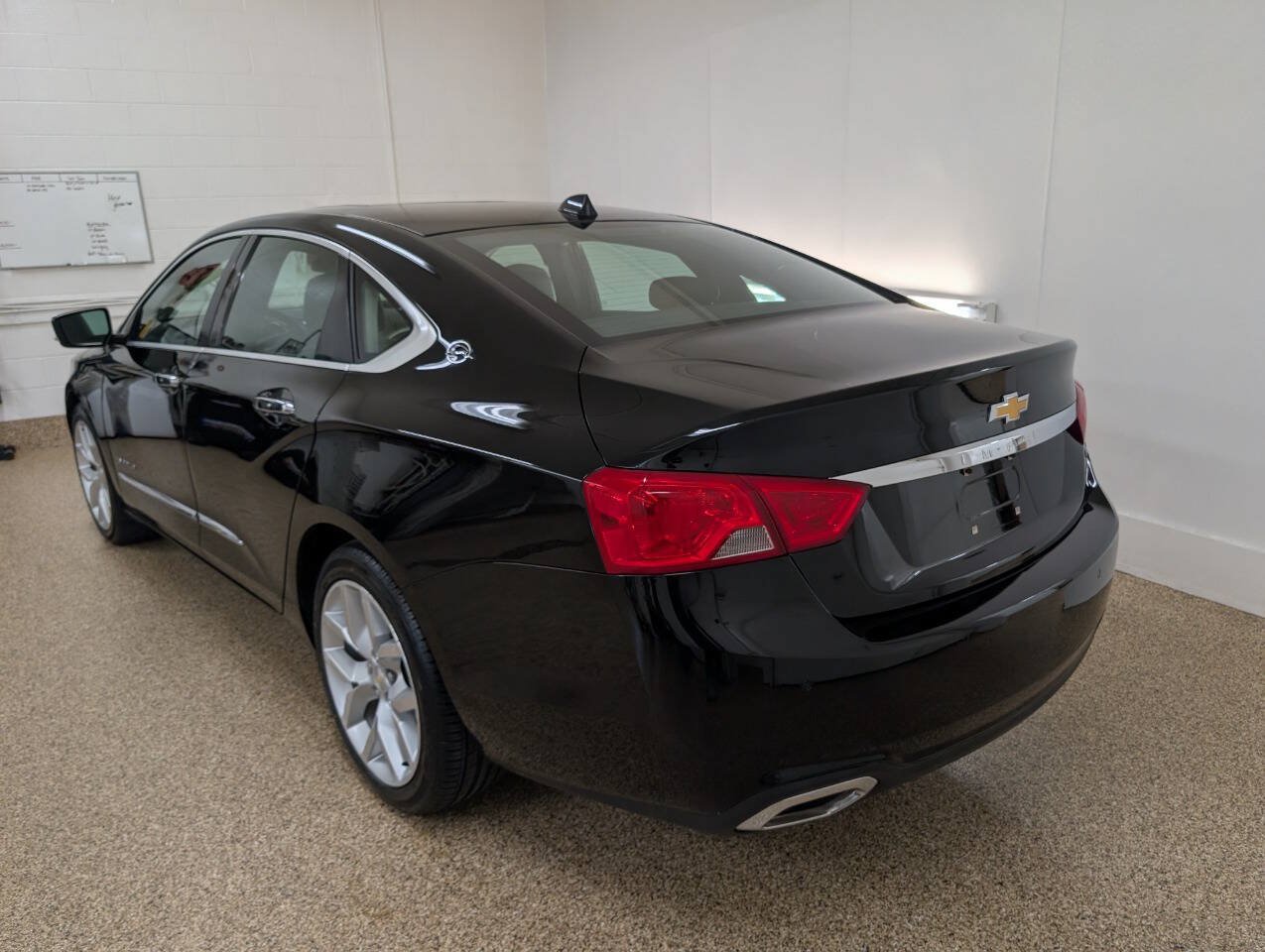 Used 2014 Chevrolet Impala LTZ FWD image 3