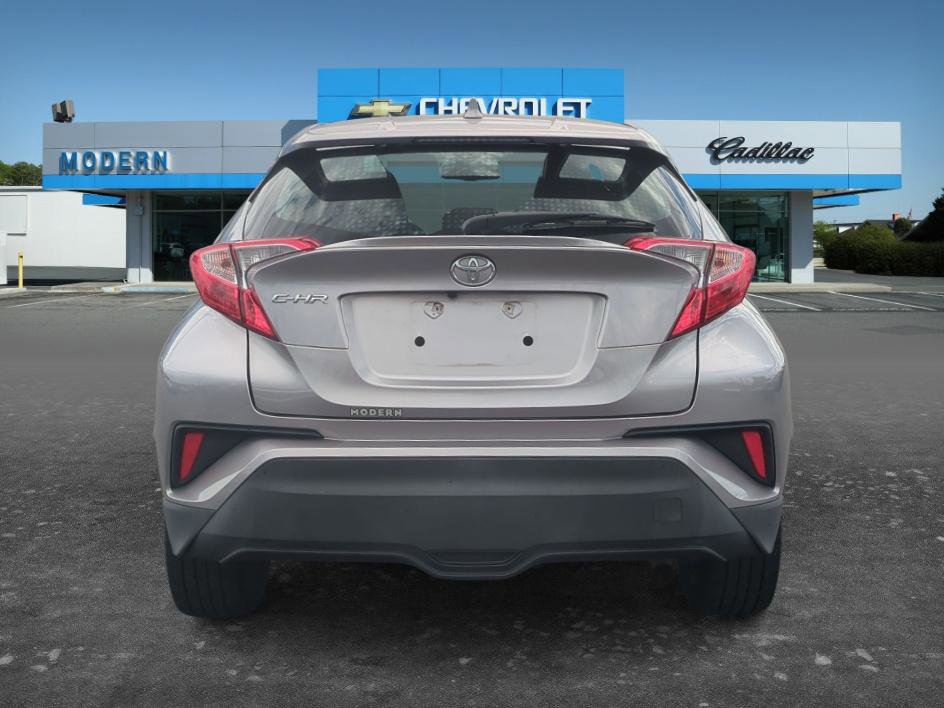 Used 2019 Toyota C-HR XLE FWD image 4