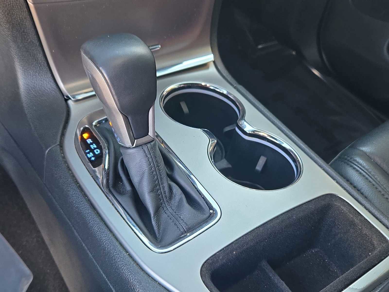 Used 2019 Jeep Grand Cherokee Laredo image 28