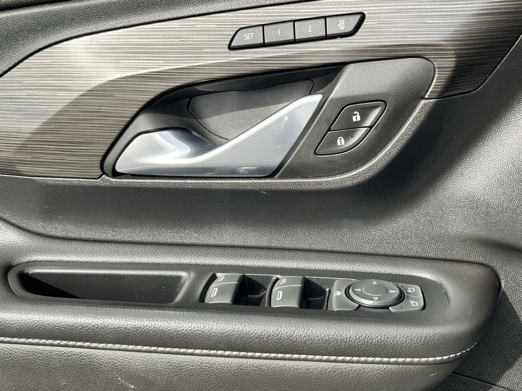 Used 2023 GMC Terrain SLT image 10