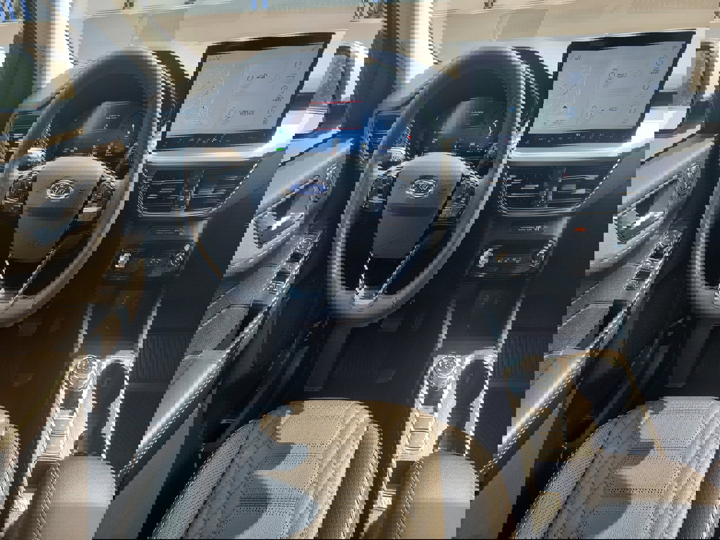 Used 2023 Ford Escape Platinum w/ Premium Technology Package image 15