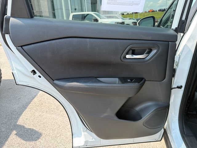 Used 2024 Nissan Rogue SV AWD/4WD image 29