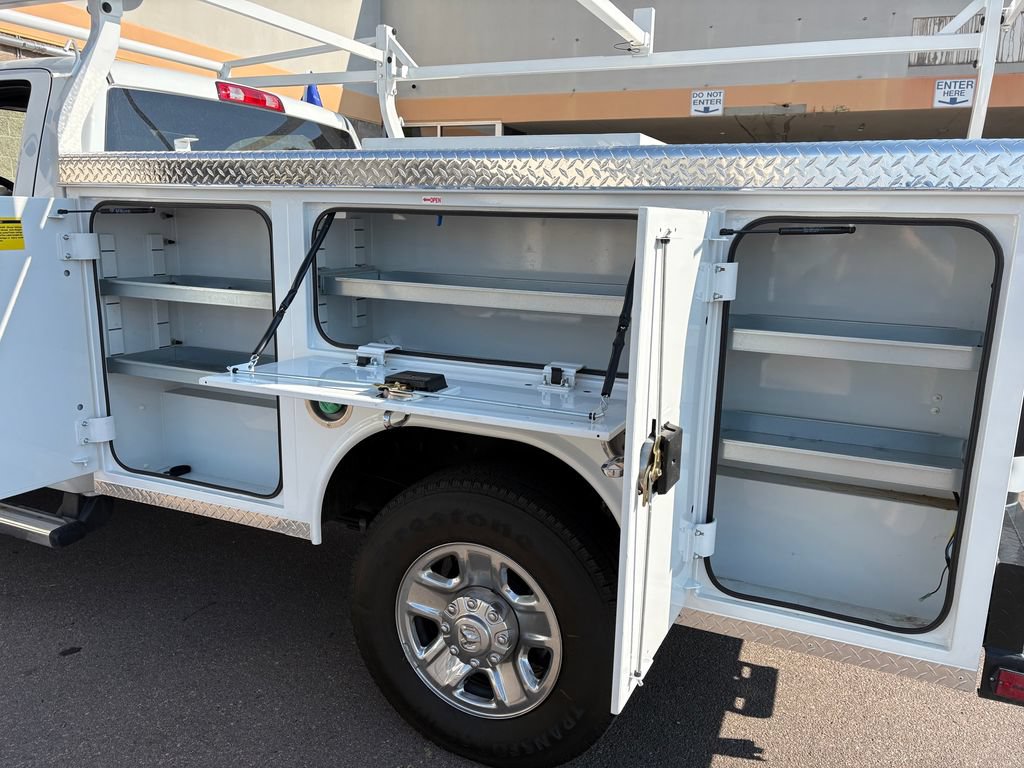 Used 2024 RAM 3500 Tradesman w/ Chrome Appearance Group AWD/4WD image 24