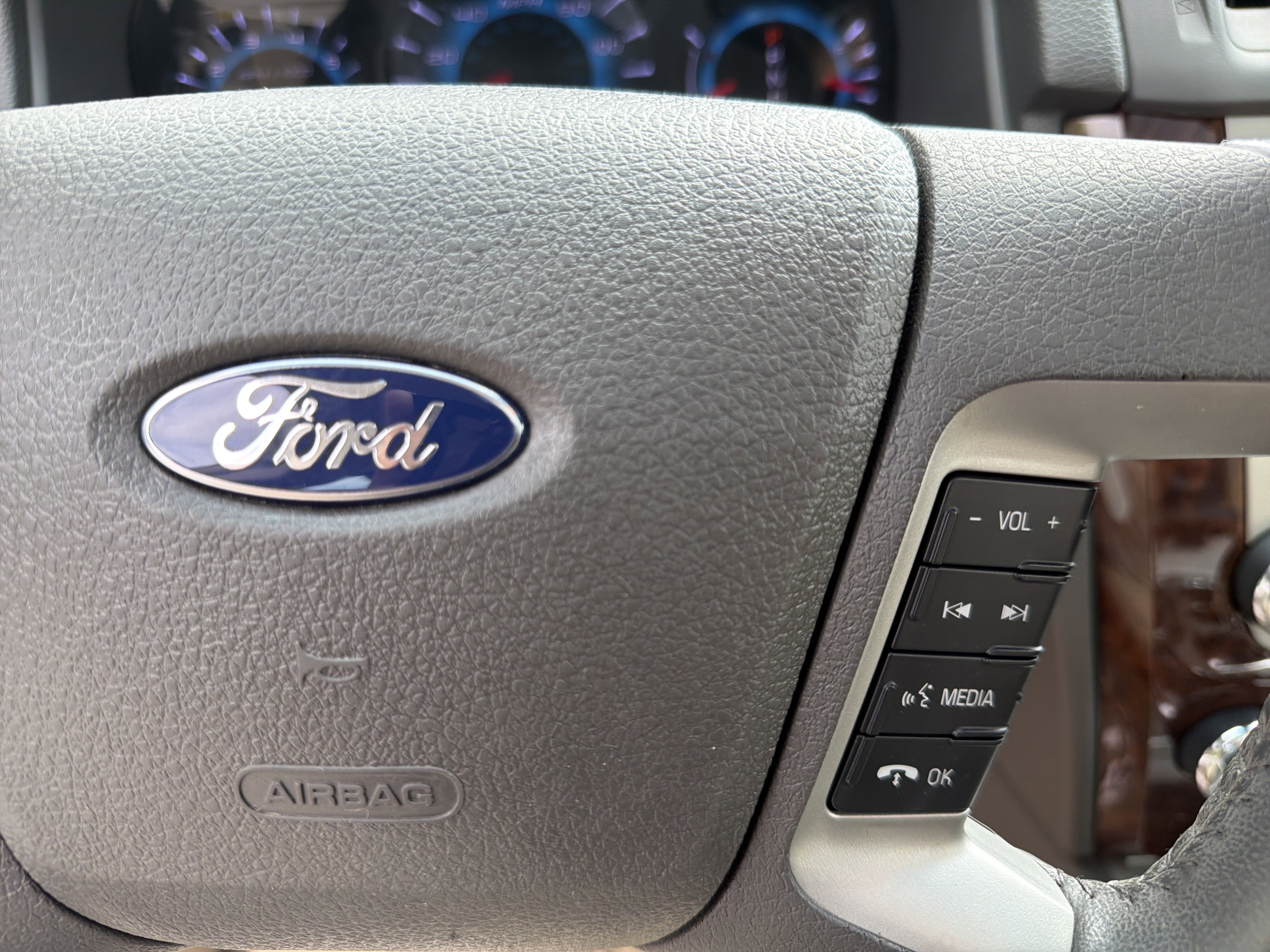 Used 2010 Ford Fusion SEL FWD image 27