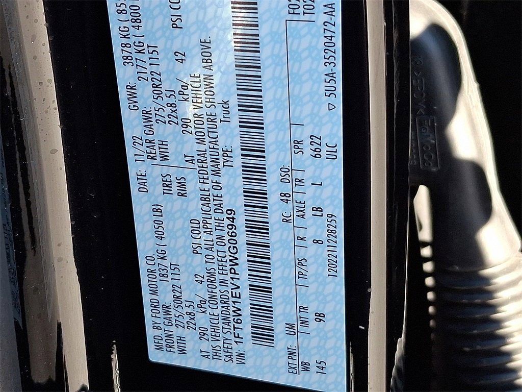 Used 2023 Ford F150 Lightning Platinum image 27