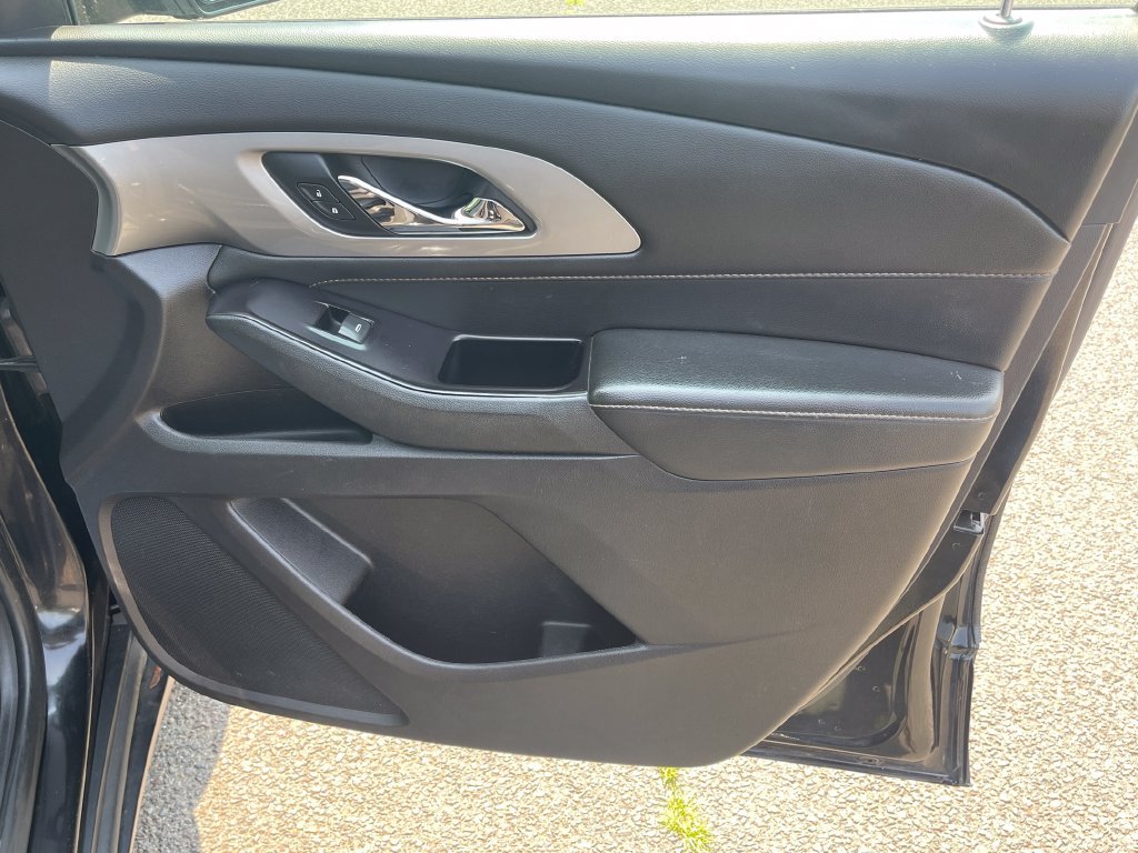 Used 2019 Chevrolet Traverse LS AWD/4WD image 23