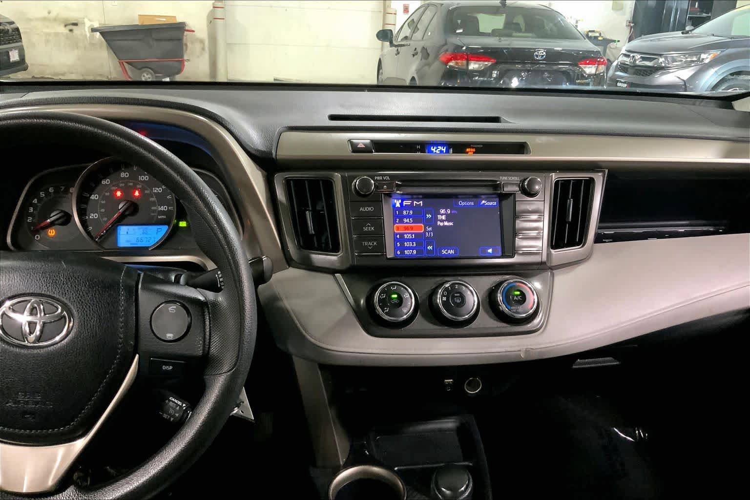 Used 2013 Toyota RAV4 LE AWD/4WD image 7