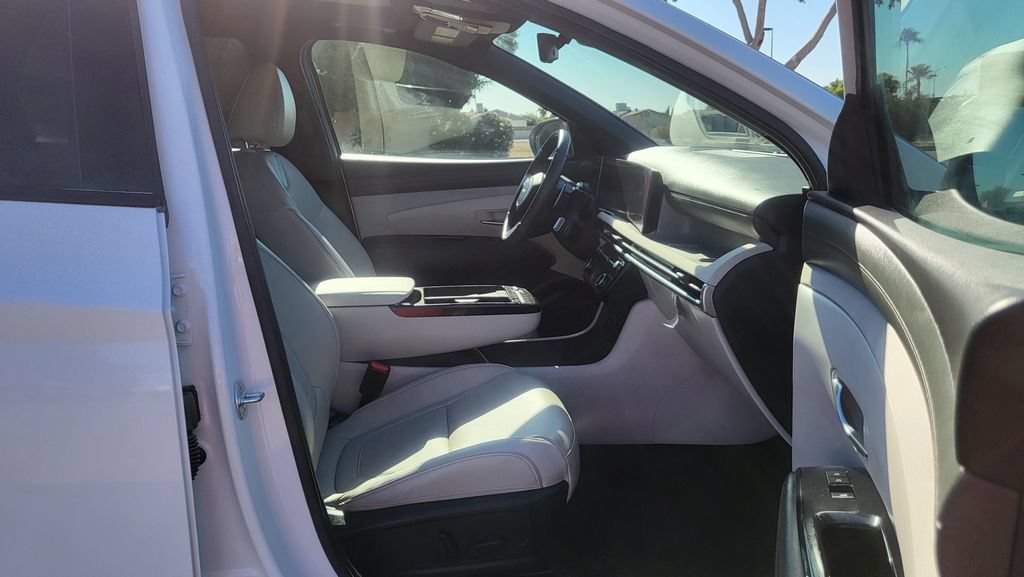 Used 2025 Hyundai Tucson Limited FWD image 20