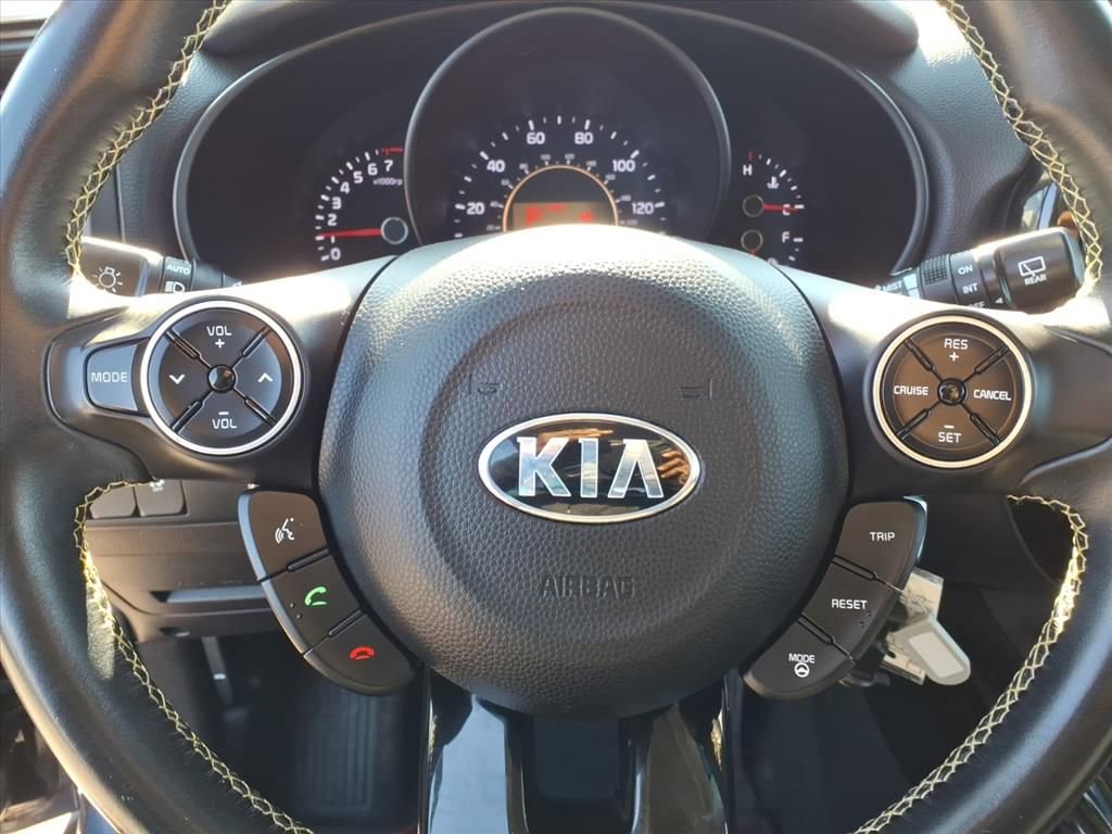Used 2016 Kia Soul + w/ Audio Package image 5