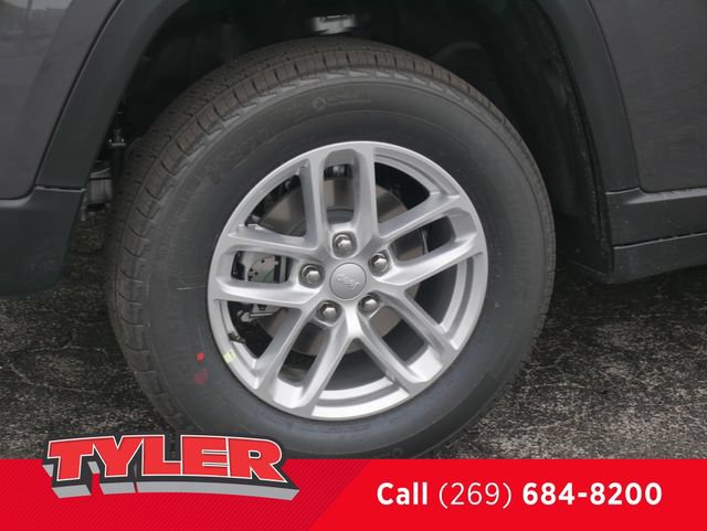 New 2026 Jeep Grand Cherokee Laredo X AWD/4WD image 44