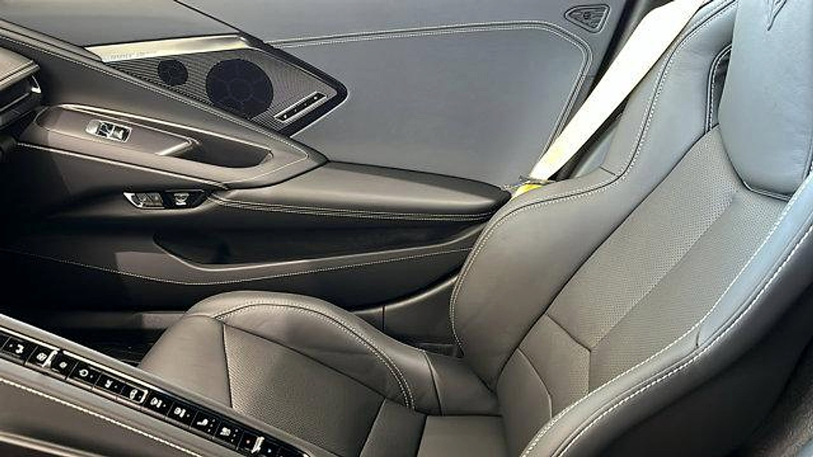 New 2025 Chevrolet Corvette Stingray Preferred Cpe w/ Z51 Performance Package image 16