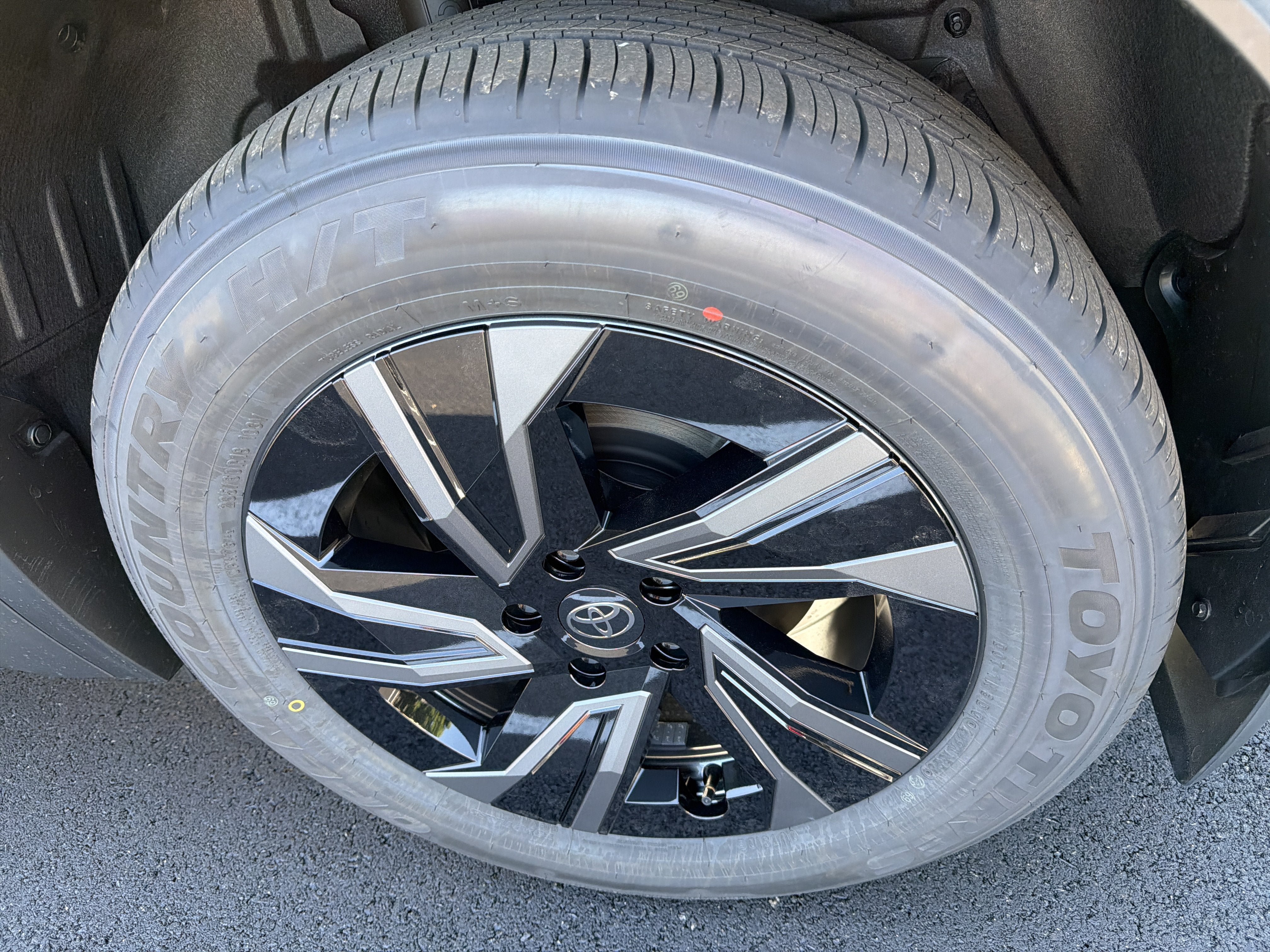 New 2026 Toyota C-HR AWD/4WD image 7
