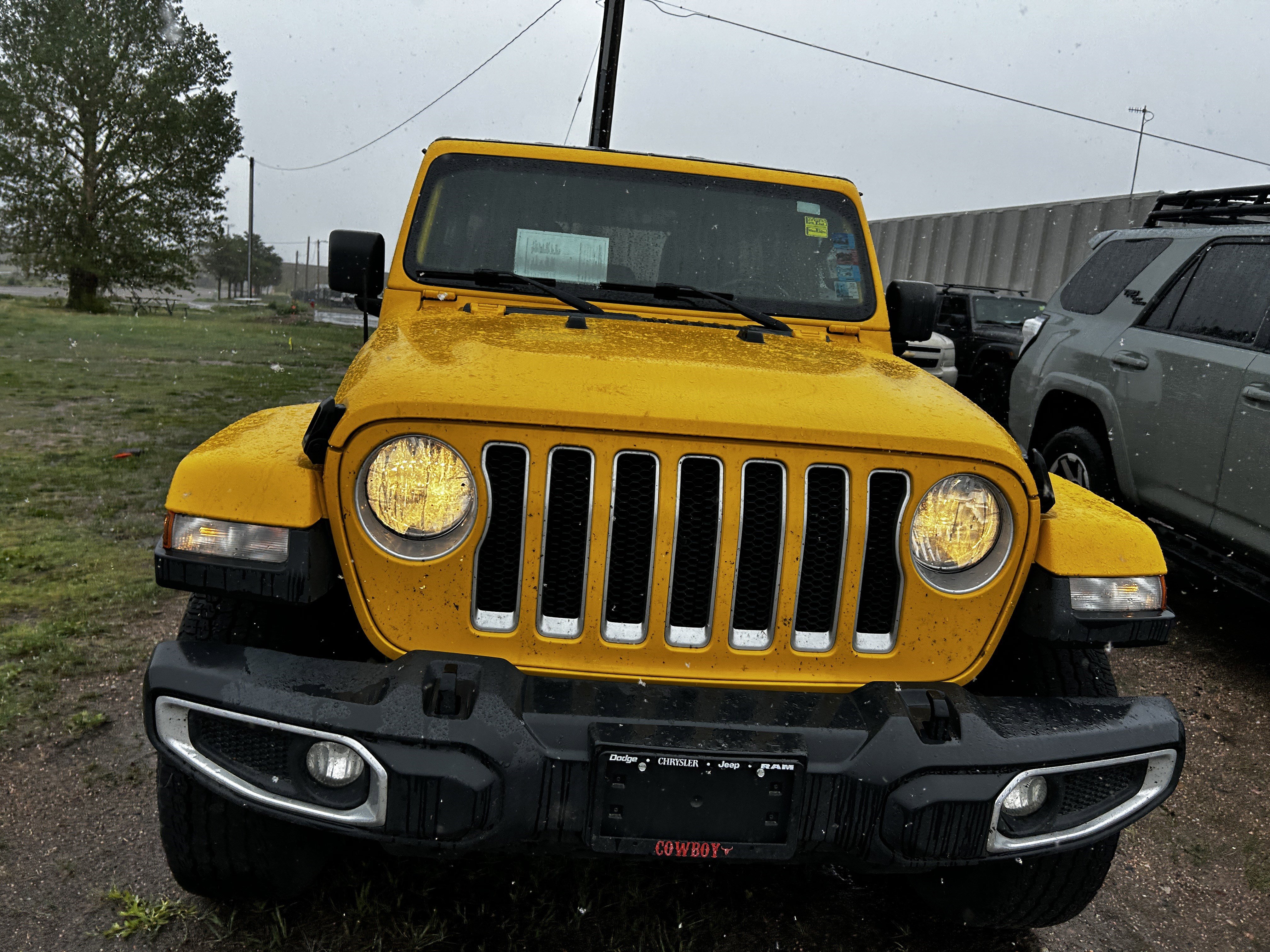 Used 2018 Jeep Wrangler Unlimited Sahara AWD/4WD image 8