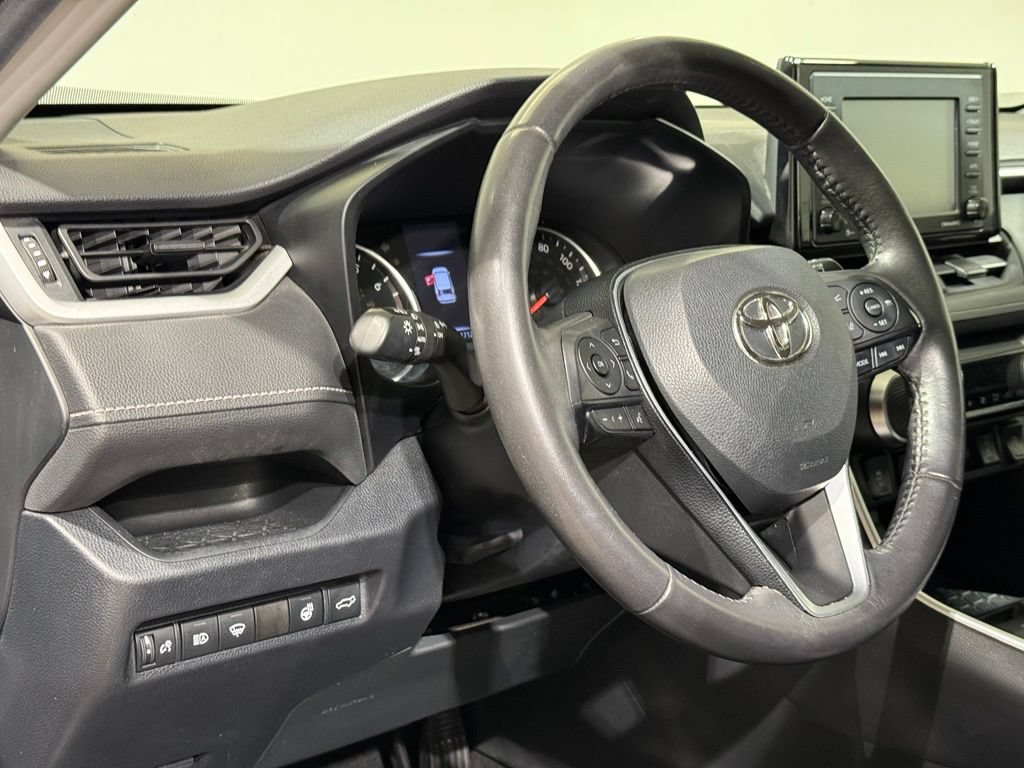 Used 2020 Toyota RAV4 XLE w/ Convenience Package AWD/4WD image 17