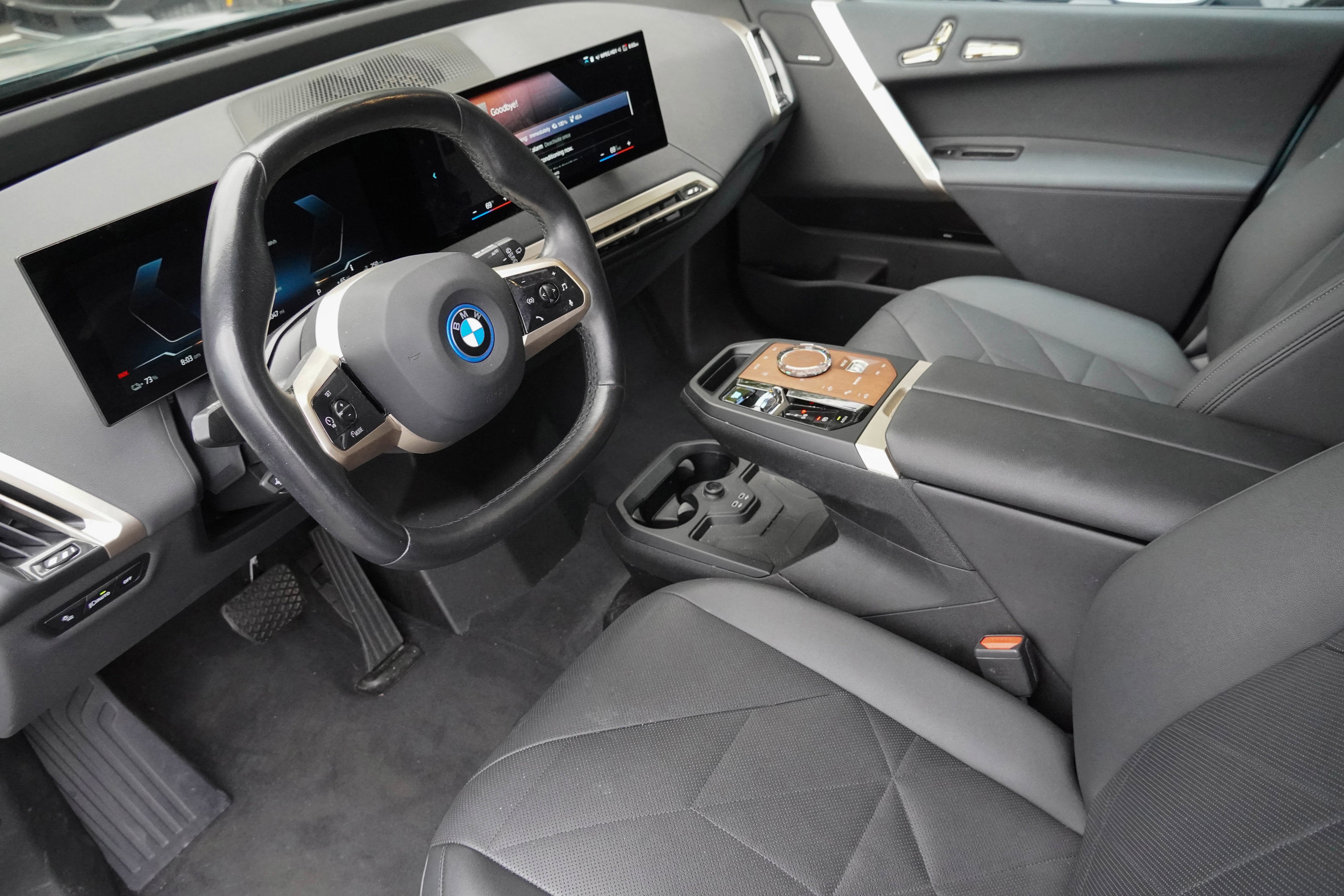 Certified 2023 BMW iX xDrive50 w/ Premium Package AWD/4WD image 9