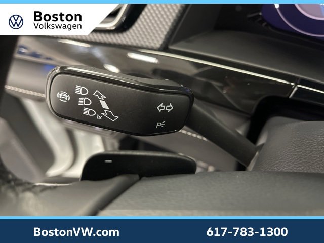 Used 2025 Volkswagen Atlas Cross Sport SEL R-Line image 19