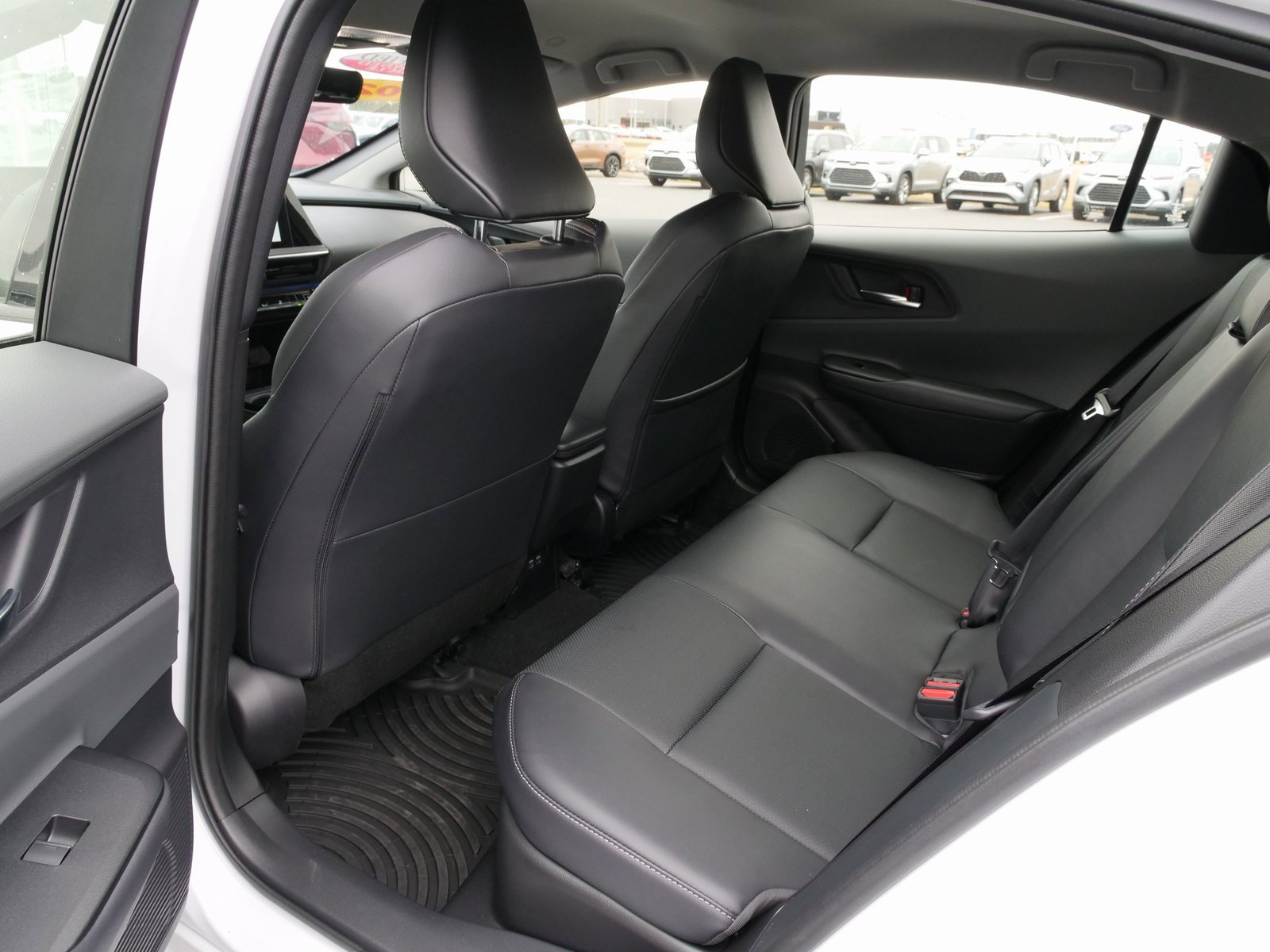 Used 2025 Toyota Prius XLE image 16