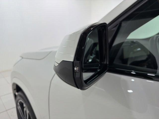 Certified 2024 BMW X1 xDrive28i w/ M Sport Package AWD/4WD image 9
