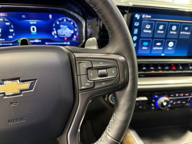 Used 2025 Chevrolet Silverado 1500 High Country AWD/4WD image 17