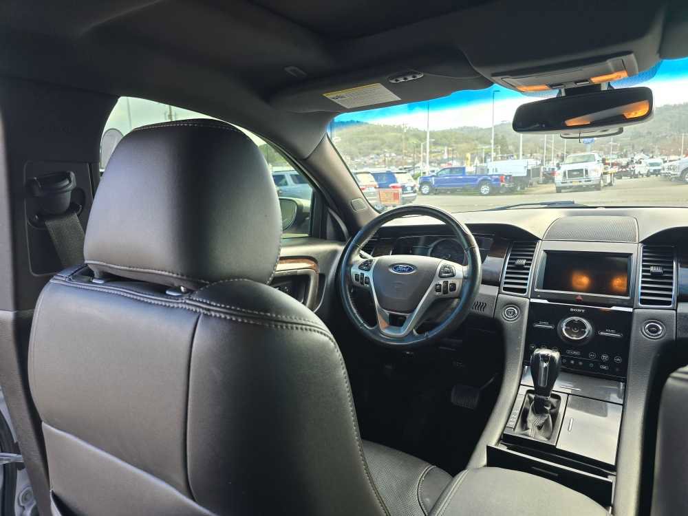 Used 2018 Ford Taurus Limited image 10