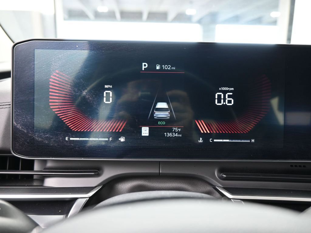 Used 2025 Kia Carnival image 31