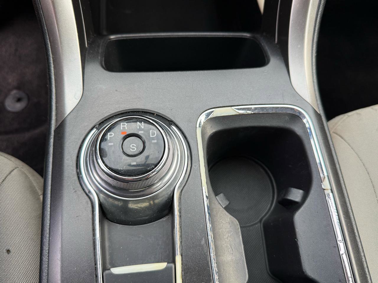 Used 2017 Ford Fusion SE image 24