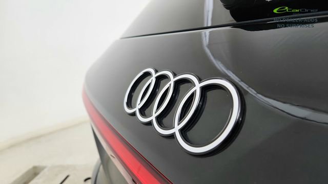 Used 2025 Audi Q6 e-tron Premium w/ Convenience Package image 17