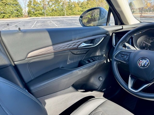 Used 2023 Buick Envision Avenir image 22