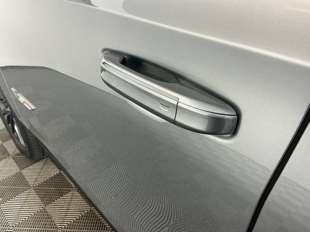 Used 2023 Cadillac Escalade ESV V w/ LPO, Floor Liner Package AWD/4WD image 11
