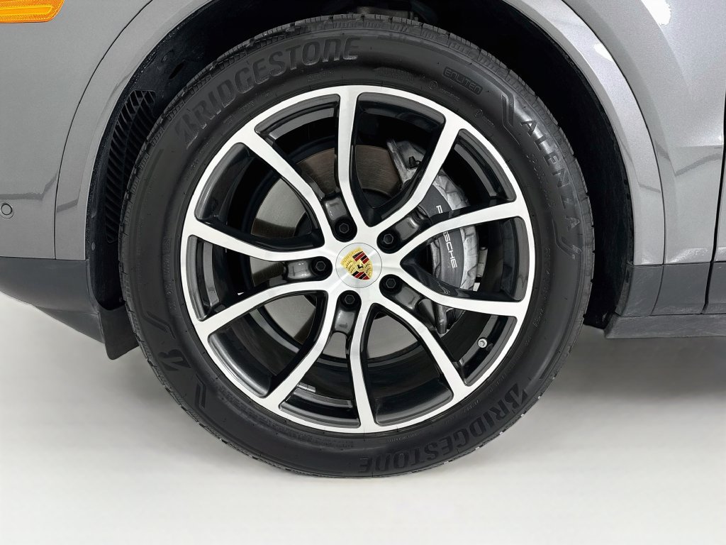 Certified 2024 Porsche Cayenne Coupe AWD/4WD image 11